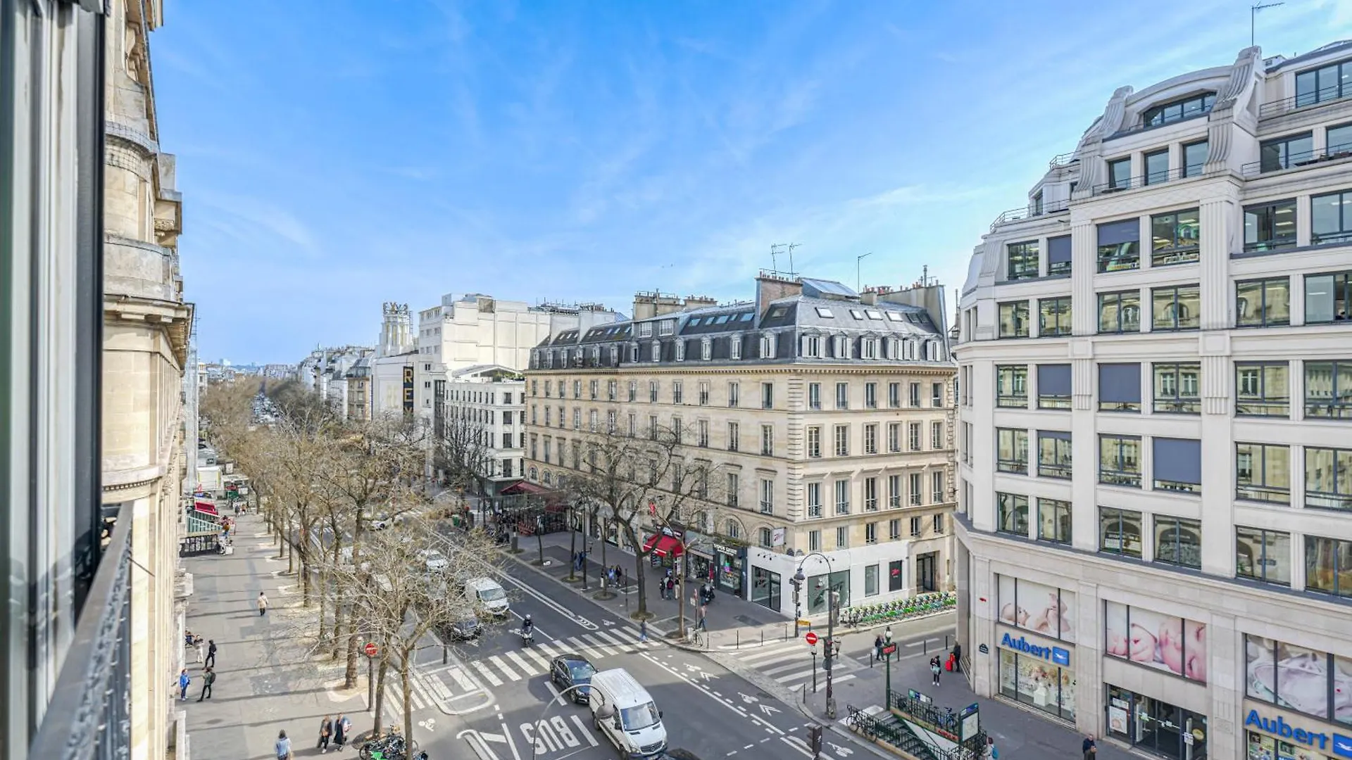 Apartment Grands Boulevards Paris